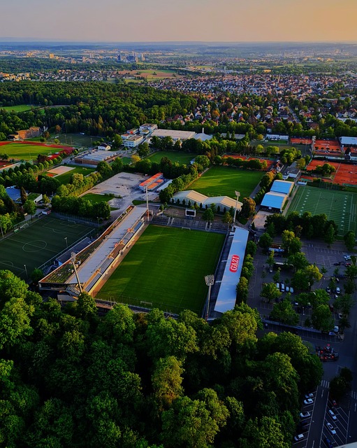 次炸翻球迷 次炸翻球迷